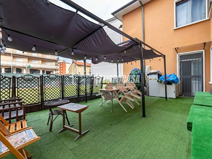 Appartamento trilocale in vendita in Via Guglielmo Marconi, Seriate