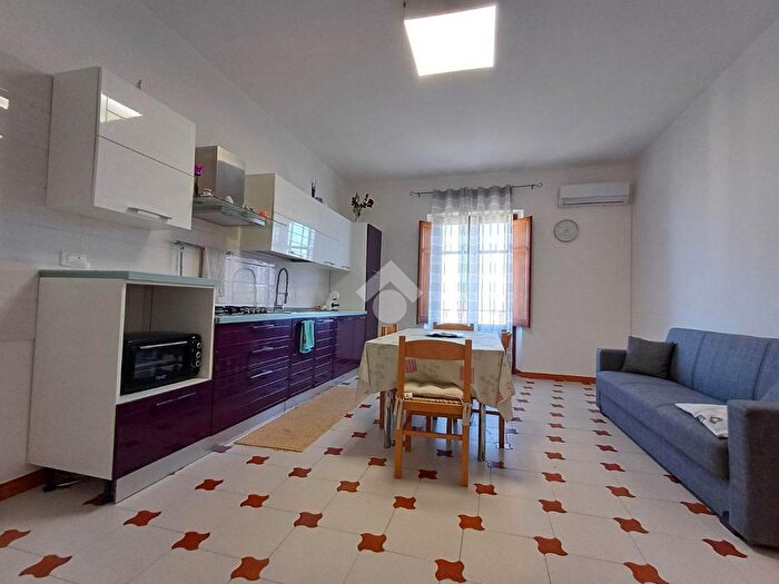 Appartamento trilocale in vendita in Via Brindisi, Castellammare Del Golfo