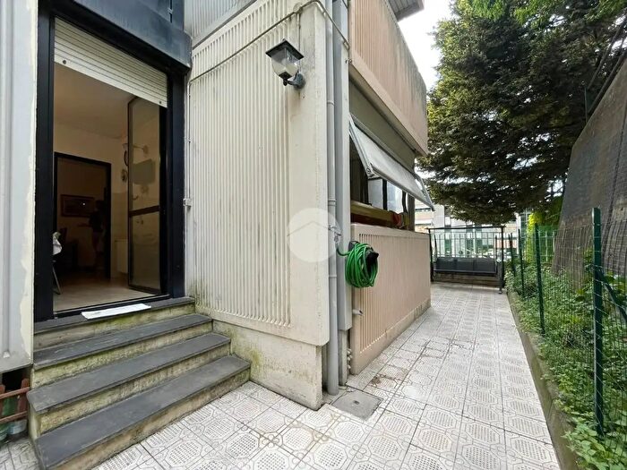 Appartamento trilocale in vendita in Via Emilio Salgari, Genova