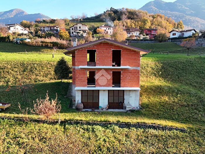 Casa monolocale in vendita in Via Rago, Bienno