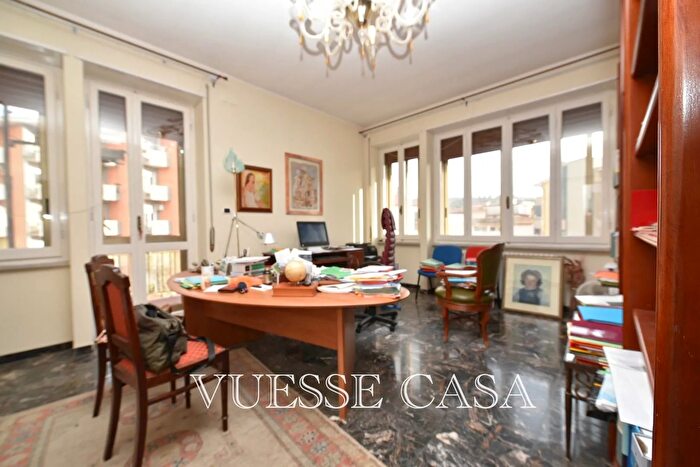 Appartamento con 8 locali in vendita in Via Gramsci Nuoro, Nuoro