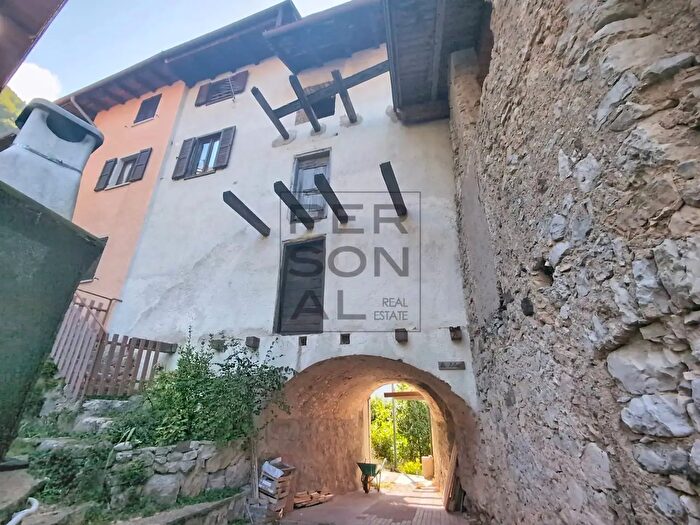 Casa trilocale in vendita in Terragnolo