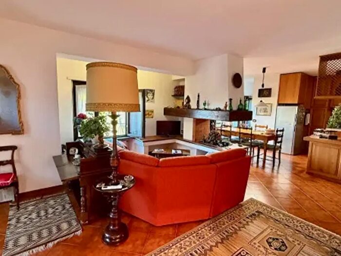 Appartamento con 6 locali in vendita in Via Roma, Zumaglia