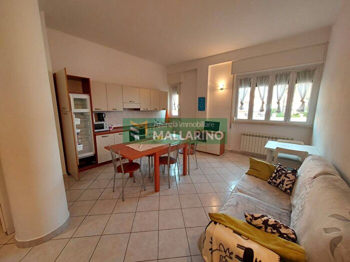 Appartamento trilocale in affitto in Corso Europa, Centro, Finale Ligure