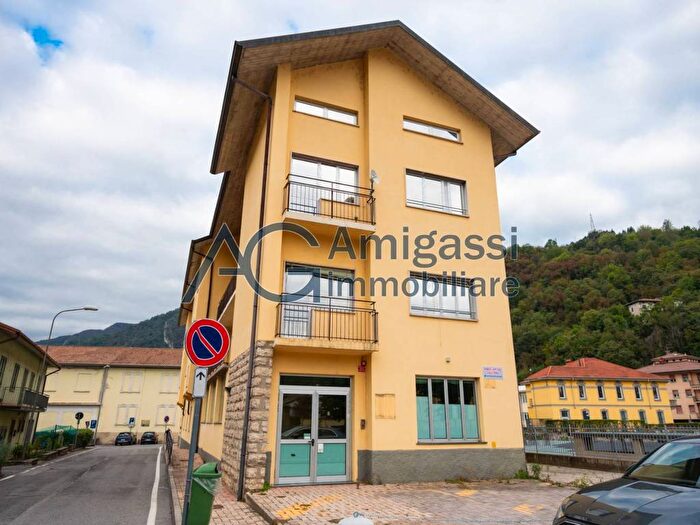 Casa con 6 locali in vendita in Via Paolo Polli, Centro, Zogno