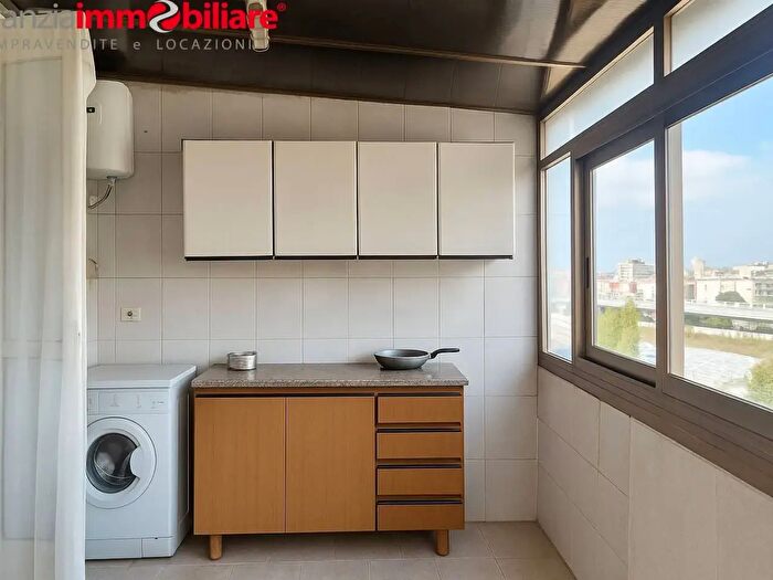 Appartamento trilocale in vendita in Via Miano, Napoli