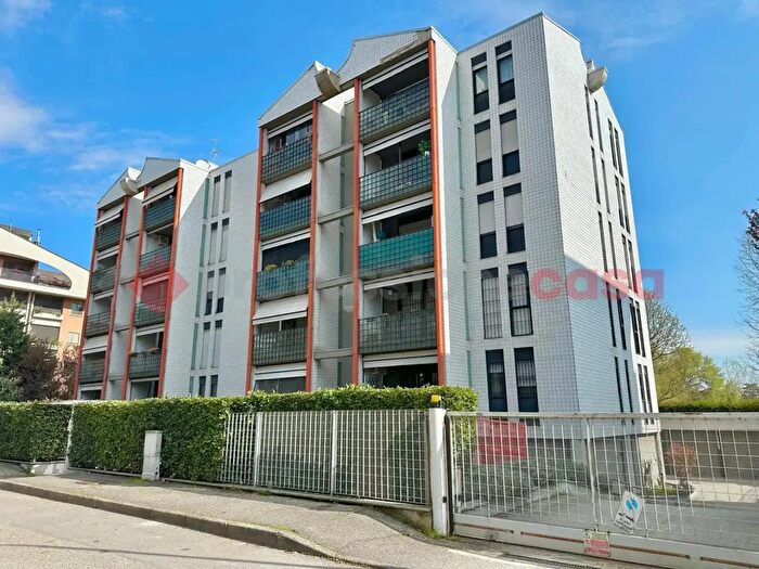 Appartamento trilocale in vendita in Via Riccardo Lombardi, Opera