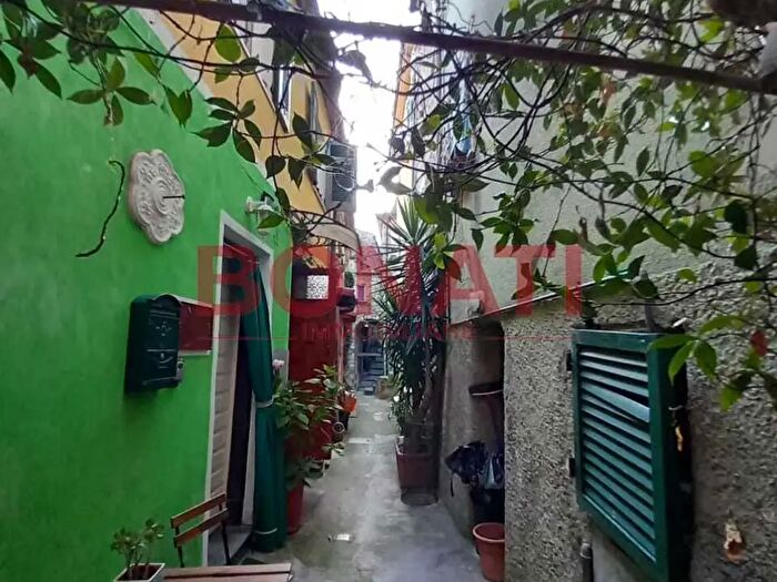 Casa con 5 locali in vendita in Via Vittorio Emanuele, Vezzano Ligure
