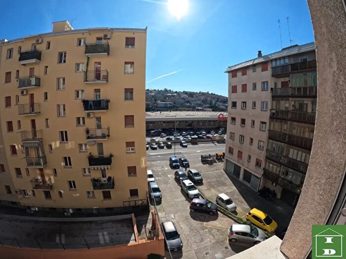 Appartamento trilocale in vendita in Via Valmaura, Trieste