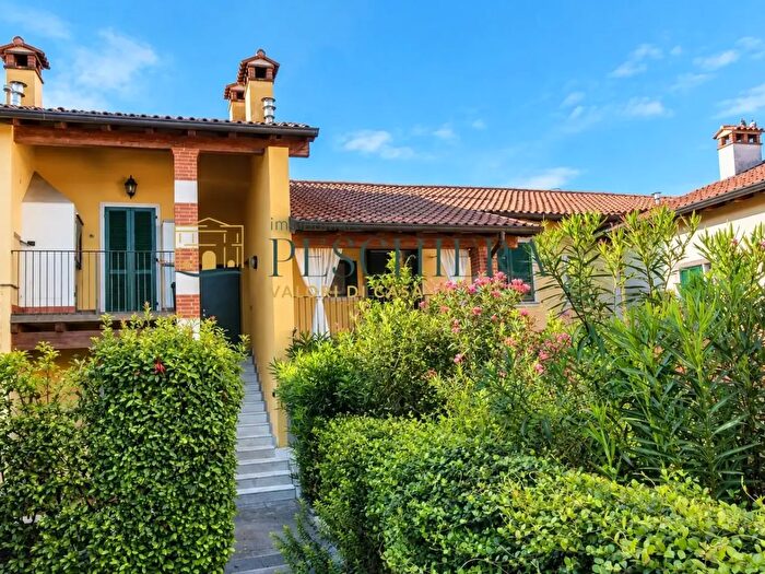 Appartamento bilocale in vendita in Via Benaco, Valeggio Sul Mincio
