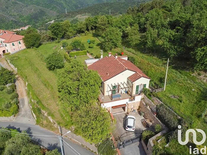 Casa con 7 locali in vendita in Via Chiesa, Orco Feglino