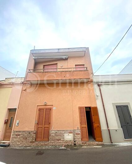 Casa con 5 locali in vendita in Via Aragona, Tuglie