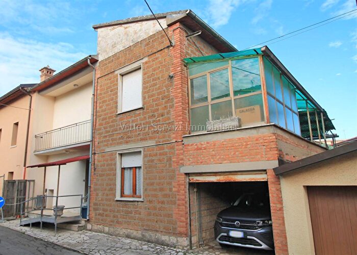 Casa con 6 locali in vendita in Via Siena, Torrita Di Siena
