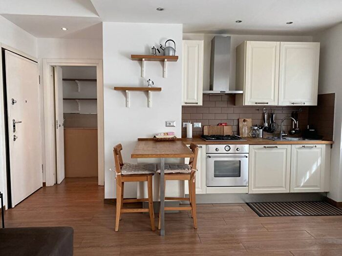 Appartamento monolocale in affitto in Via dei Biancospini, Giambellino, Milano