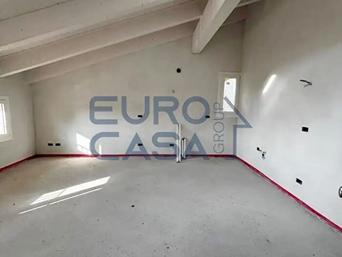 Appartamento trilocale in vendita in Via Vittorio Veneto, Modena