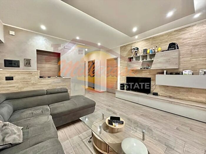 Appartamento trilocale in vendita in Via Bulgaria Snc, Siracusa