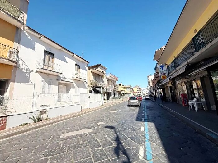 Casa con 6 locali in vendita in Via Madonna dellArco, SantAnastasia