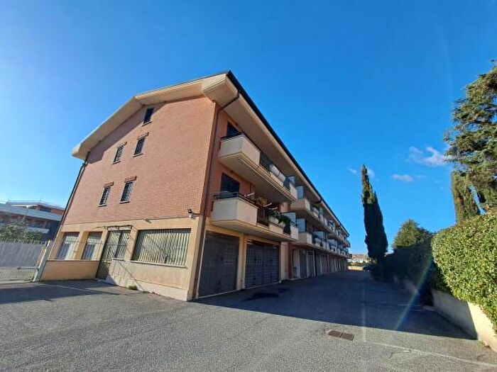 Appartamento trilocale in vendita in Via dellOspedaletto, Ciampino