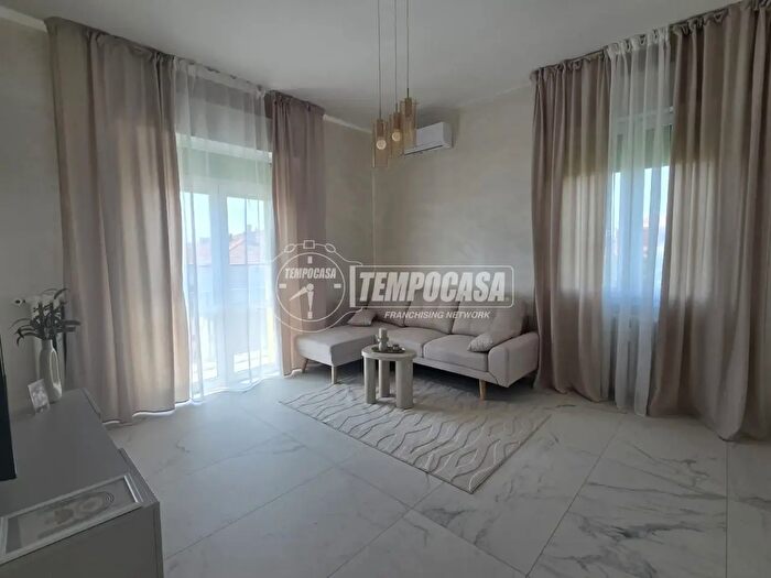 Appartamento trilocale in vendita in Via Monsignor Pietro Tesauri, Reggio nell'Emilia