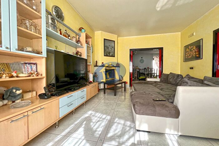 Casa con 6 locali in vendita in Putignano