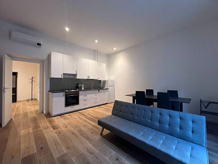 Appartamento trilocale in affitto in Viale Certosa, Ghisolfa Mac Mahon, Milano