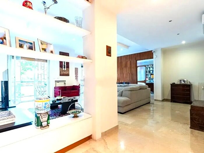 Appartamento con 5 locali in vendita in Via Australia, Roma