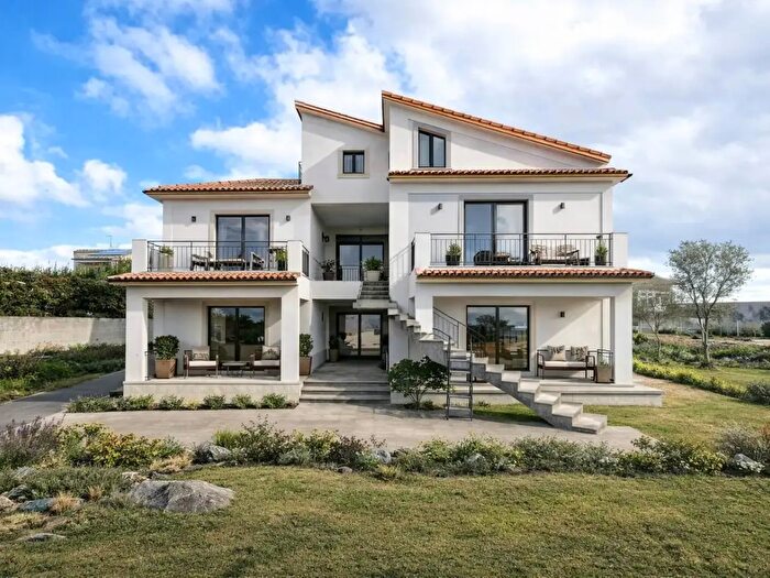 Casa con 10 locali in vendita in Ragusa