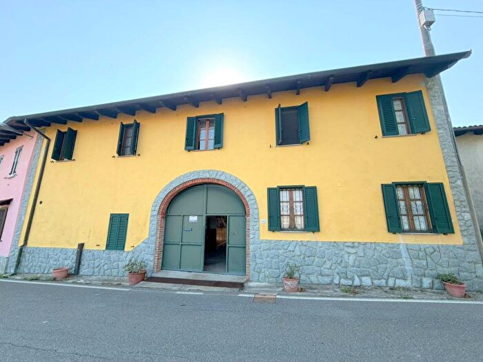 Casa con 6 locali in vendita in Via Roma, Zanco, Villadeati