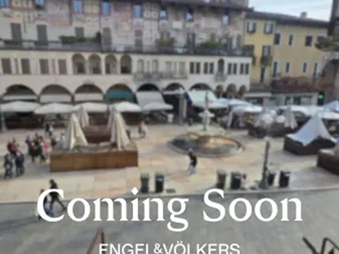 Appartamento trilocale in vendita in Piazza delle Erbe, Verona