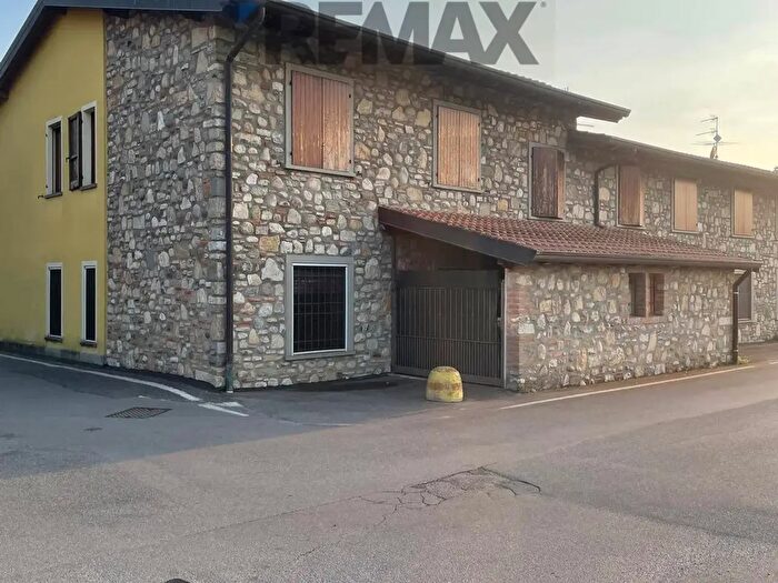 Appartamento quadrilocale in vendita in Via San Cassiano, Trescore Balneario