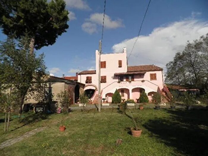 Appartamento con 10 locali in vendita in Rosignano Marittimo