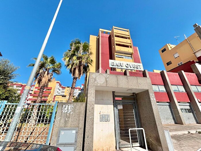 Appartamento trilocale in vendita in Strada San Girolamo, Bari