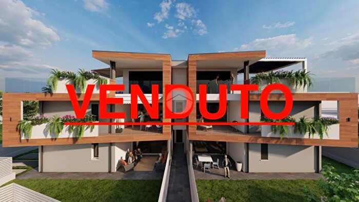 Appartamento quadrilocale in vendita in Via G Pascoli, Uboldo