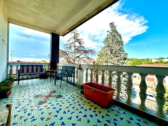 Appartamento quadrilocale in vendita in Strada Statale per Genova, Tortona