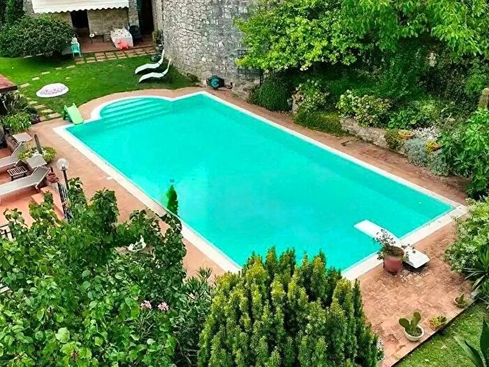 Casa con 11 locali in vendita in Via Colli Albani, Perugia