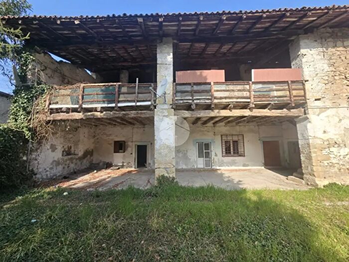 Casa con 5 locali in vendita in Via Camozzi, Bagnatica