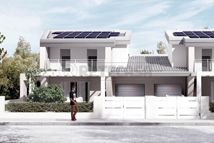 Casa con 9 locali in vendita in Via Marosticana, Bolzano Vicentino