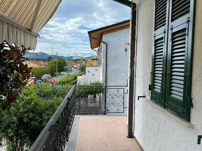 Appartamento quadrilocale in affitto in Via Brigate Alpine, Centro, Santo Stefano di Magra