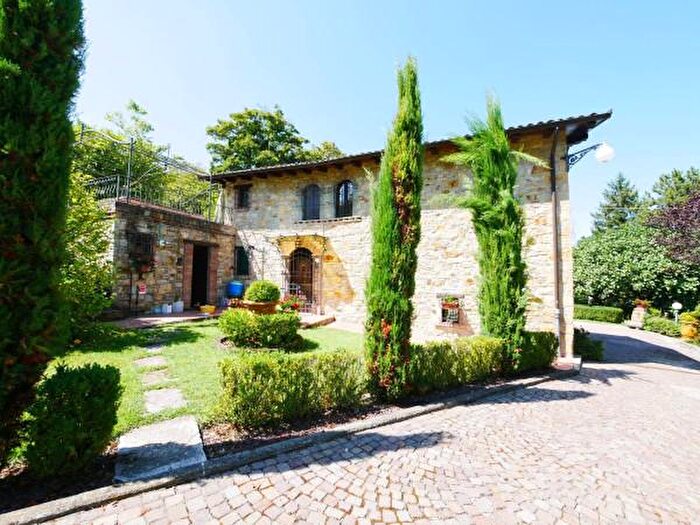 Casa con 6 locali in vendita in Via Pazzano, Serramazzoni