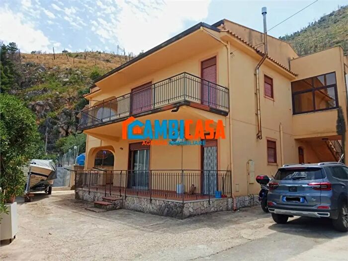 Casa quadrilocale in vendita in Altofonte