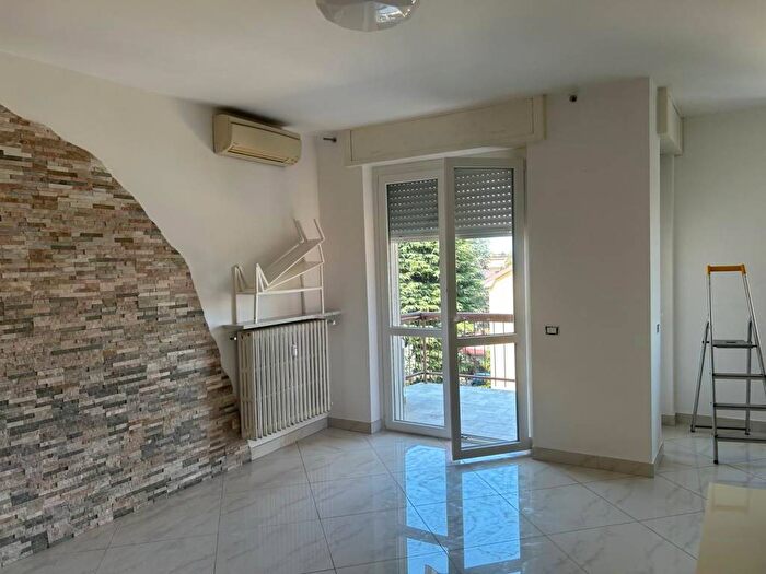 Appartamento bilocale in affitto in Via Bergamo, Vallone, Pavia