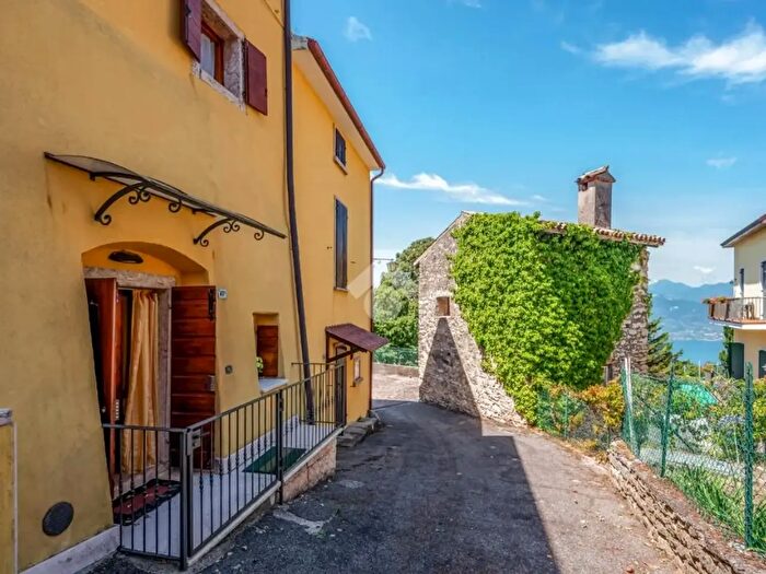 Casa trilocale in vendita in Contrada Cà Schena, San Zeno Di Montagna
