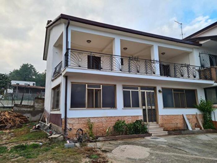 Casa con 6 locali in vendita in Via Accorciatoia Seritico, Alatri