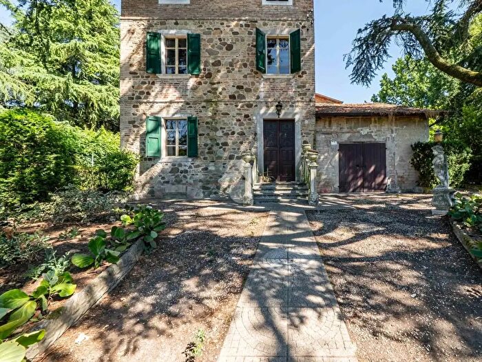 Casa con 8 locali in vendita in Via Angelo Secchi, Bibbiano