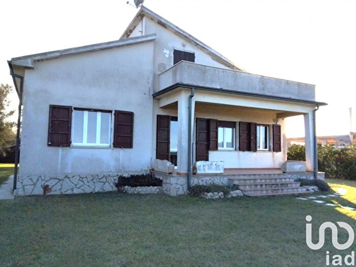 Casa con 8 locali in vendita in Via Ammiraglio Cappellini, Fano