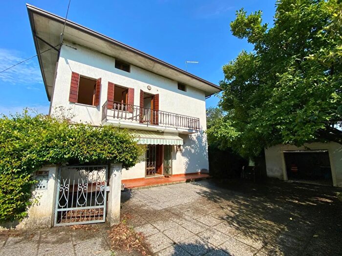 Casa quadrilocale in vendita in Via Solaroli, Pieve del Grappa