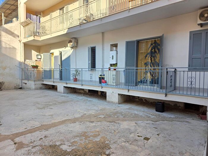 Appartamento trilocale in vendita in Via Modestino, Frattamaggiore