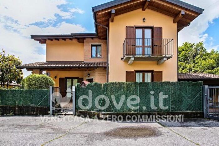 Casa con 5 locali in vendita in Via Vidoletti, Cuveglio