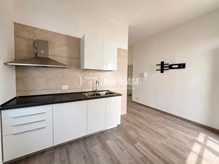 Appartamento trilocale in vendita in Via Fratelli Bronzetti, Rho