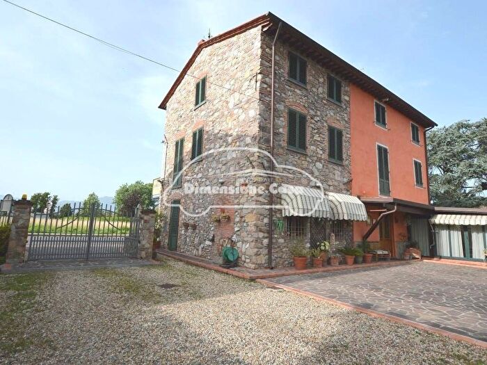 Casa con 6 locali in vendita in Traversa ? ?, Arancio, Lucca